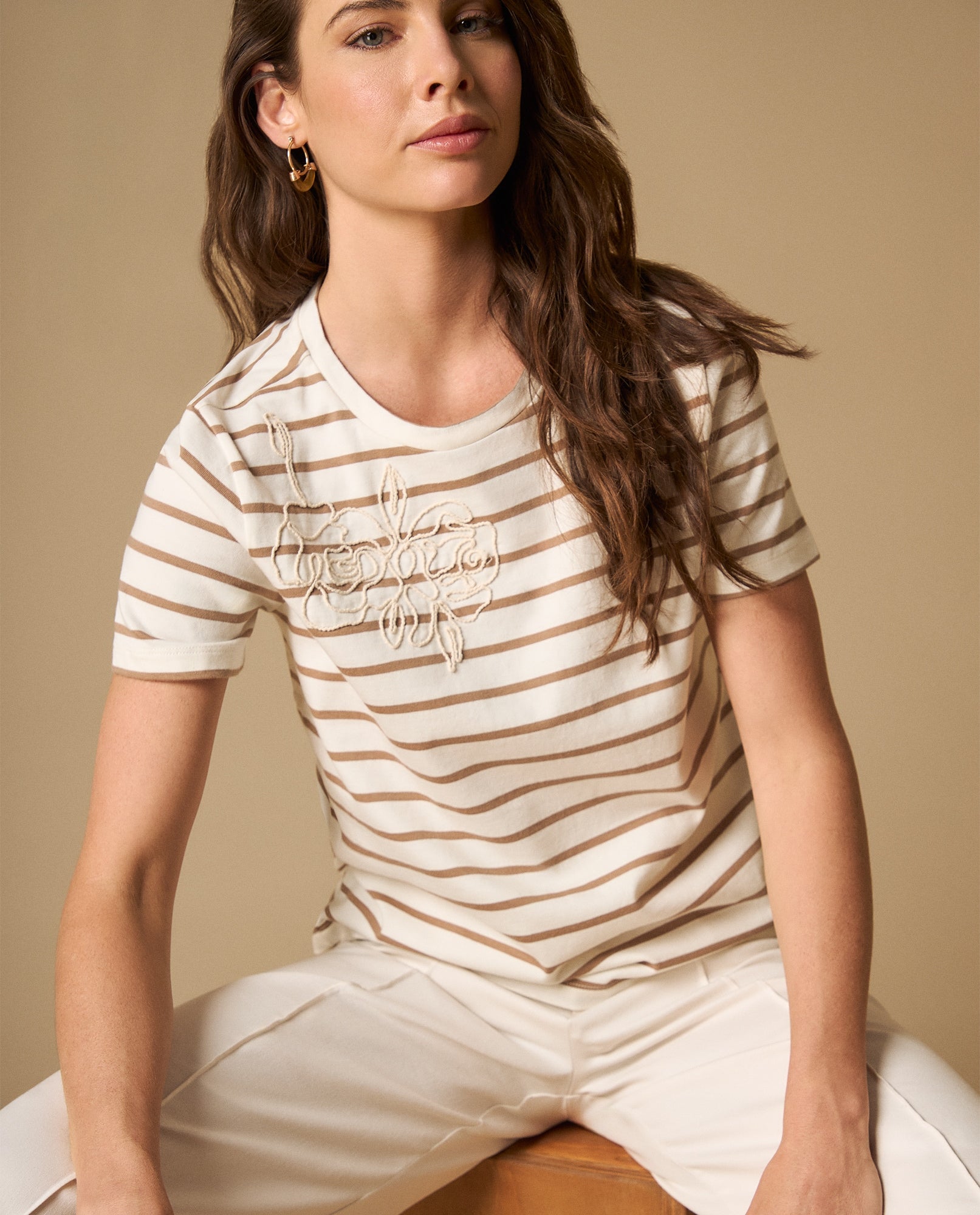 Camiseta bordada manga corta cuello redondo - Crudo 34_101H001_CRU111001_0