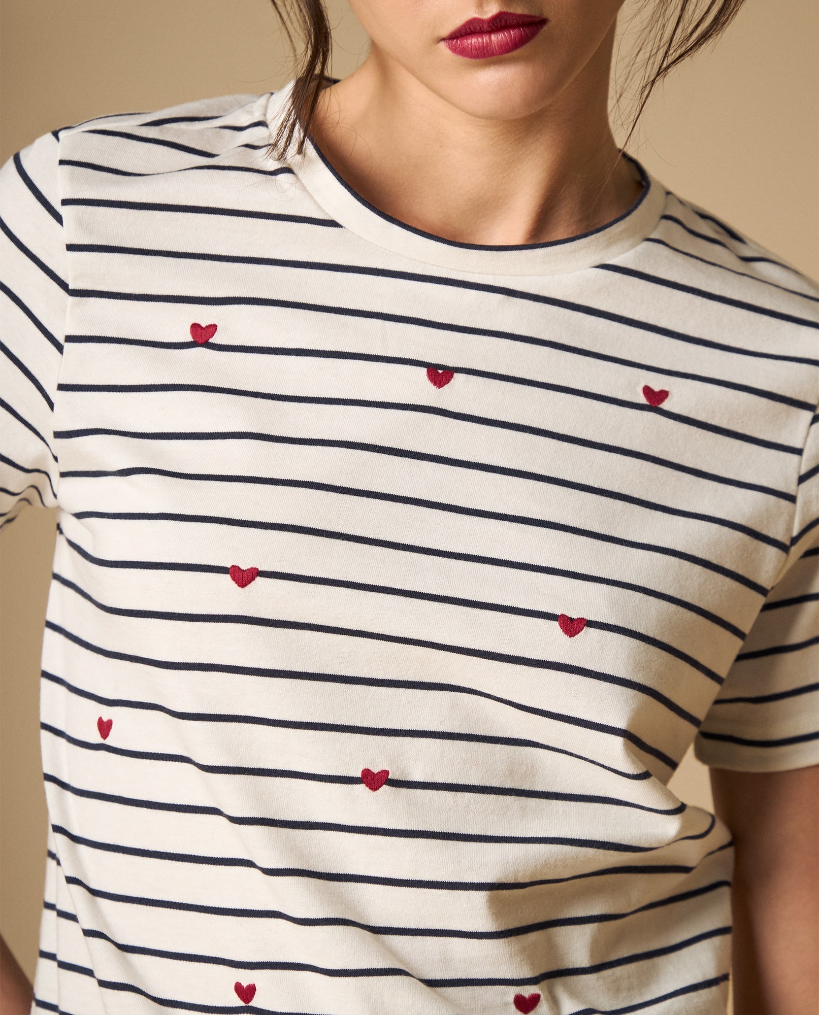 Camiseta manga corta con bordado decorativo - Crudo 34_101H008_CRU110604_0