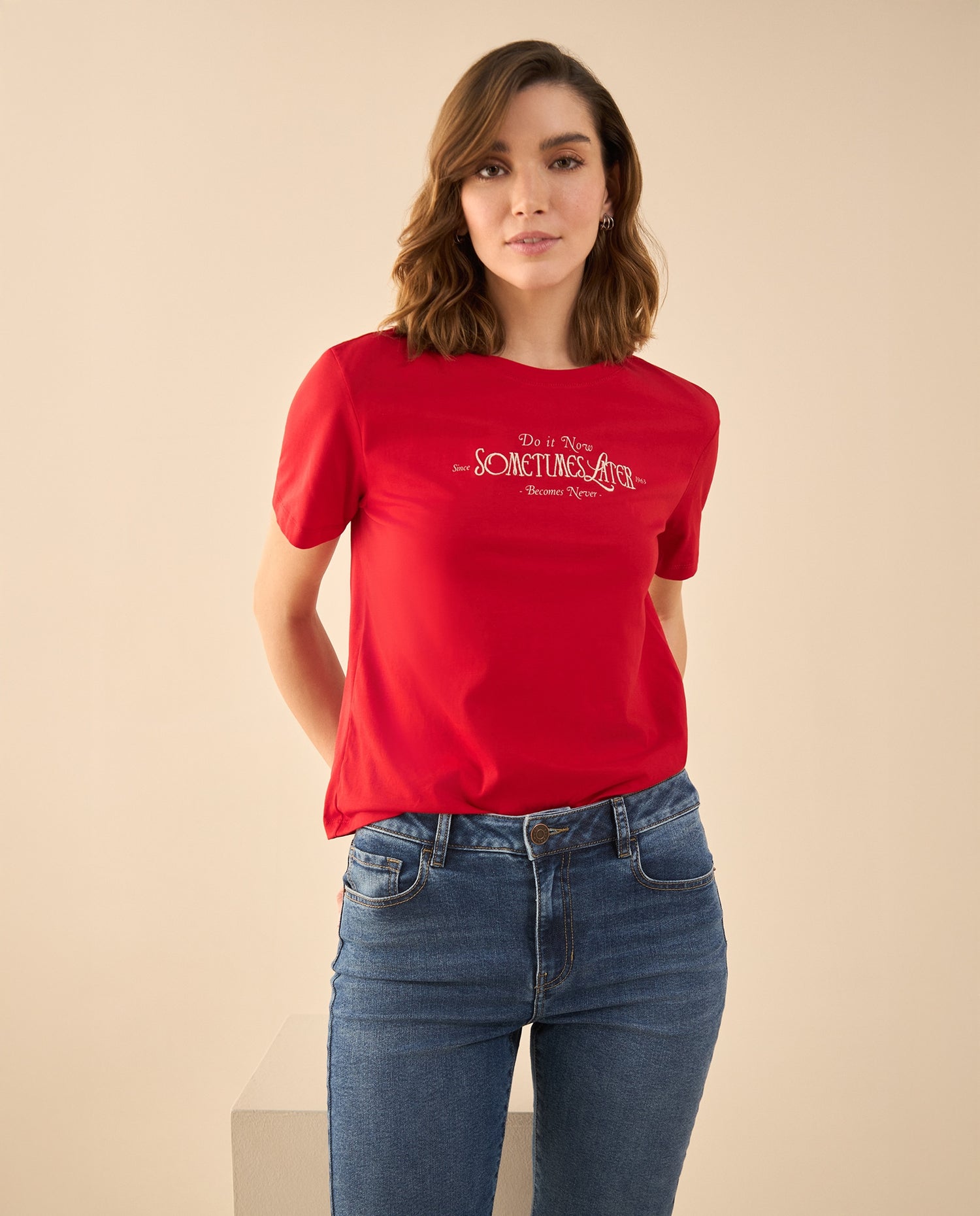 Camiseta con detalles bordados para mujer - Rojo