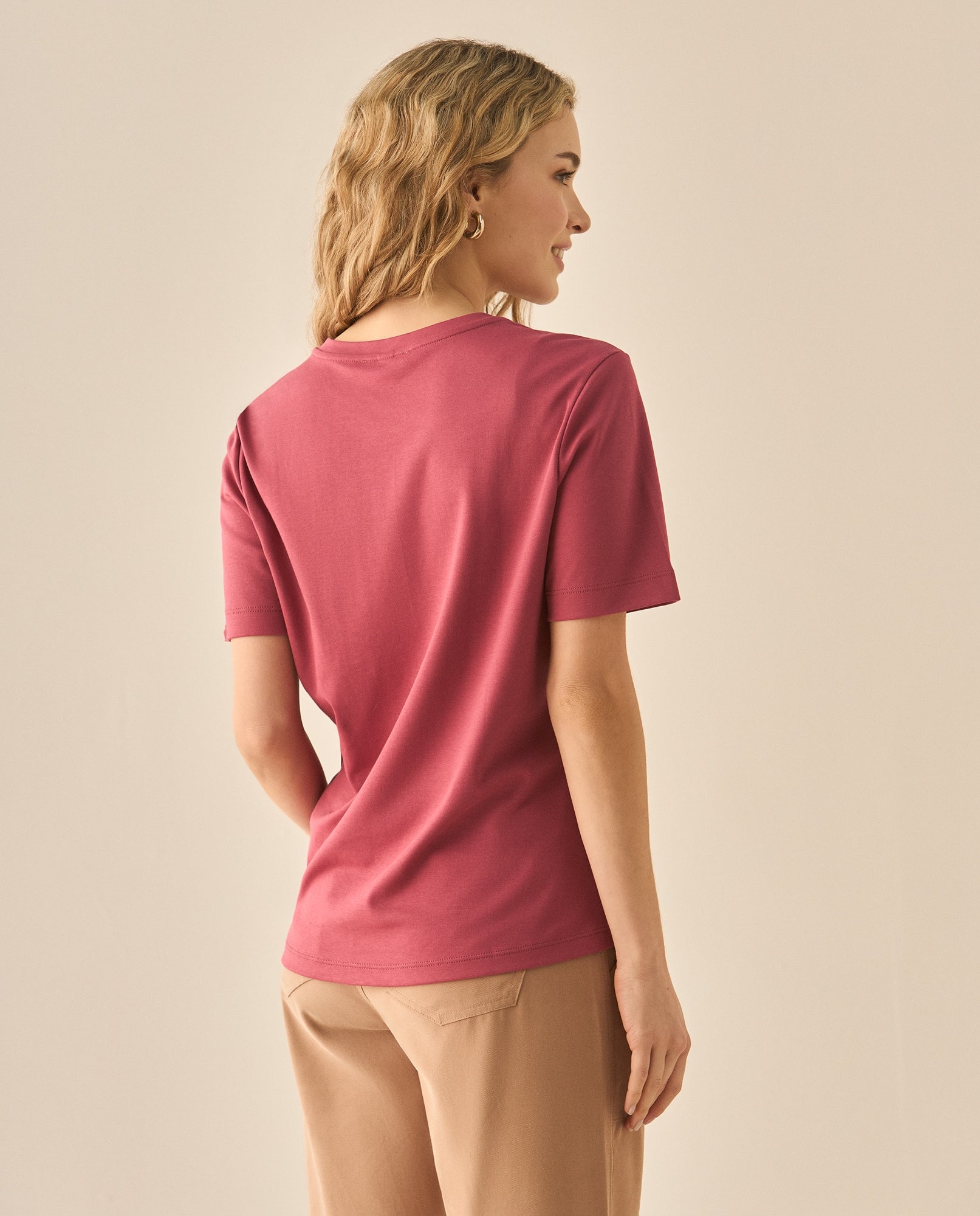 Camiseta con letras bordadas al frente y en las mangas para mujer - Rosa 34_103G010_ROS181631_5