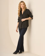 Camisa tipo satín con cuello clásico para mujer  - Negro