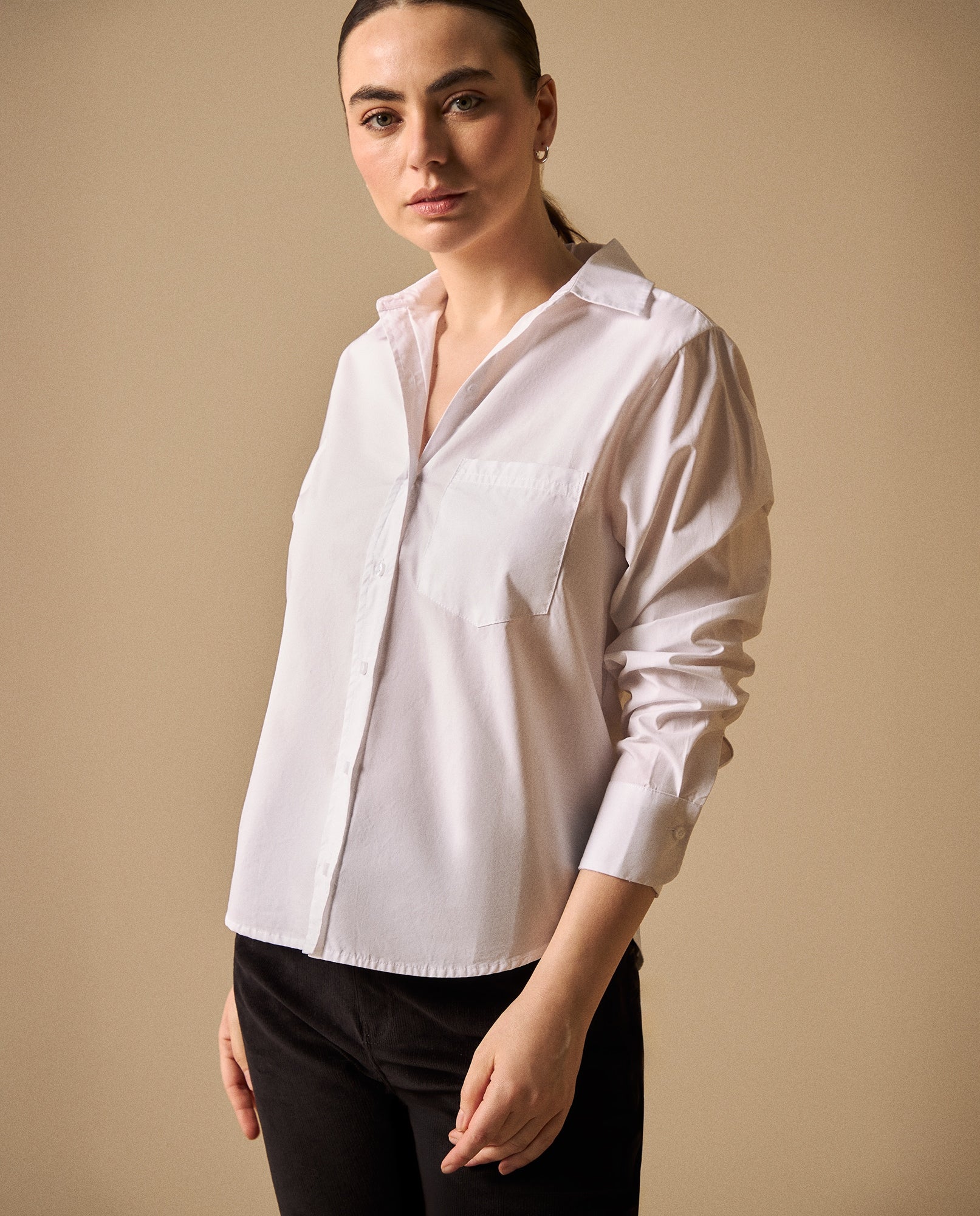 Camisa clásica manga larga con bordado tipográfico para mujer - Blanco 34_113G000_BLA114001_0