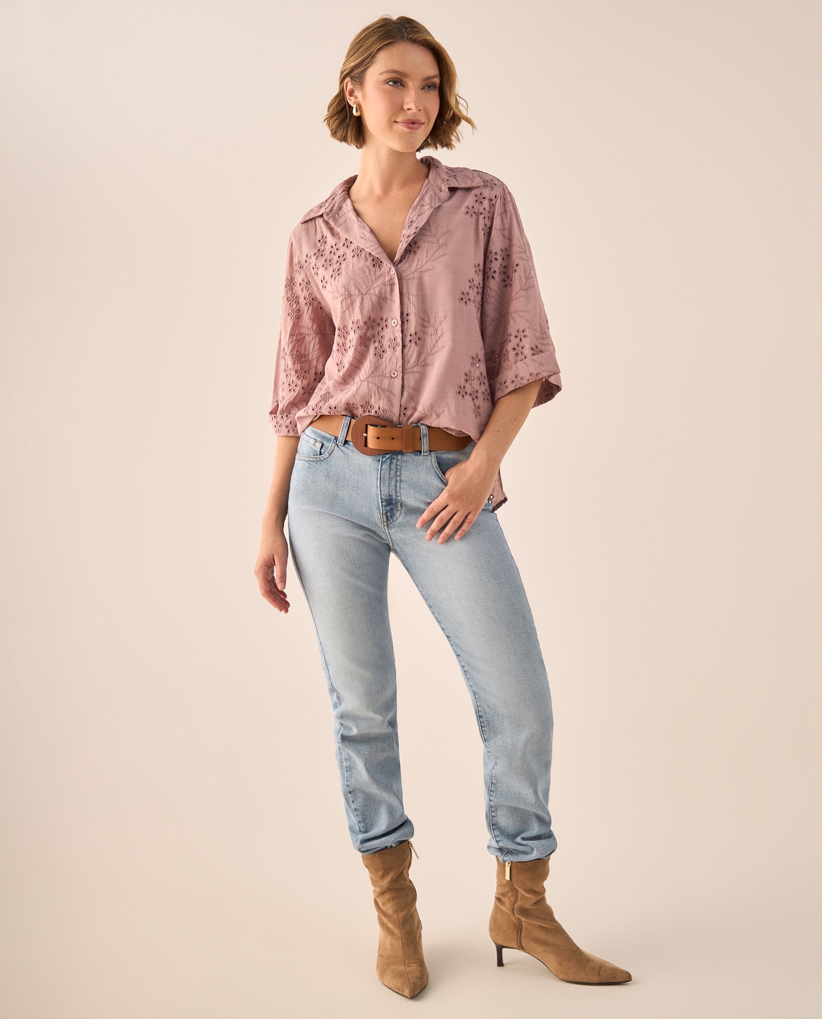 Camisa Verde con Bordados Calados Florales - Rosa 34_119G000_ROS161806_5