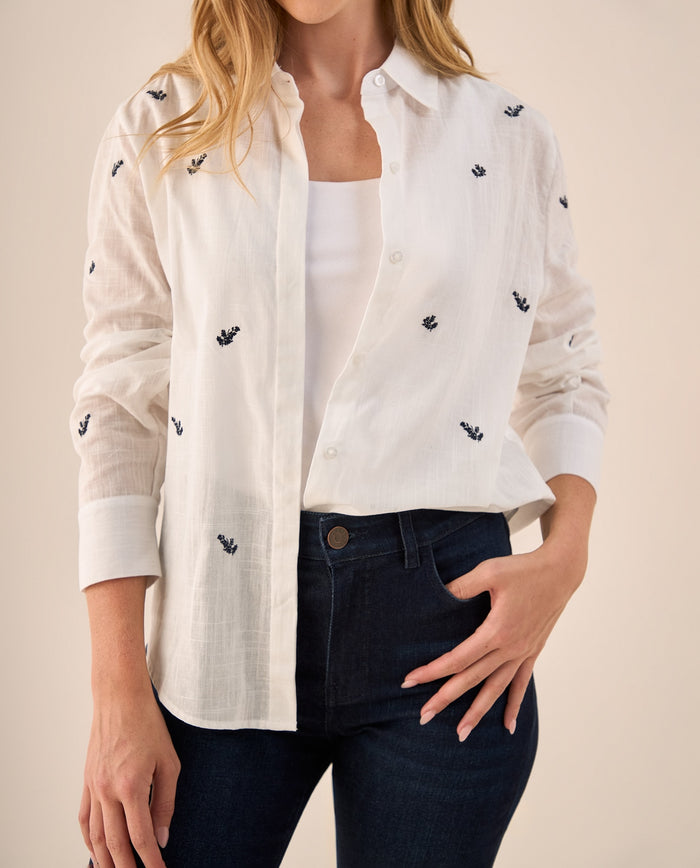 Camisa con Bordados Florales Azules - Blanco 34_119G701_BLA110601_3
