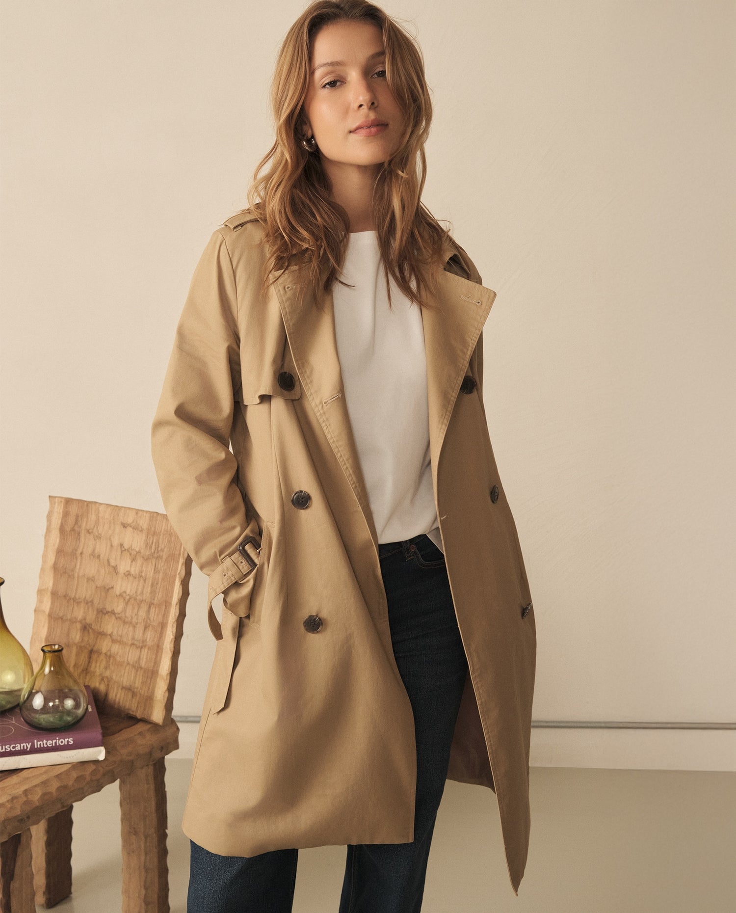 Trench Azul Bahía con Cinturón Ajustable - Café