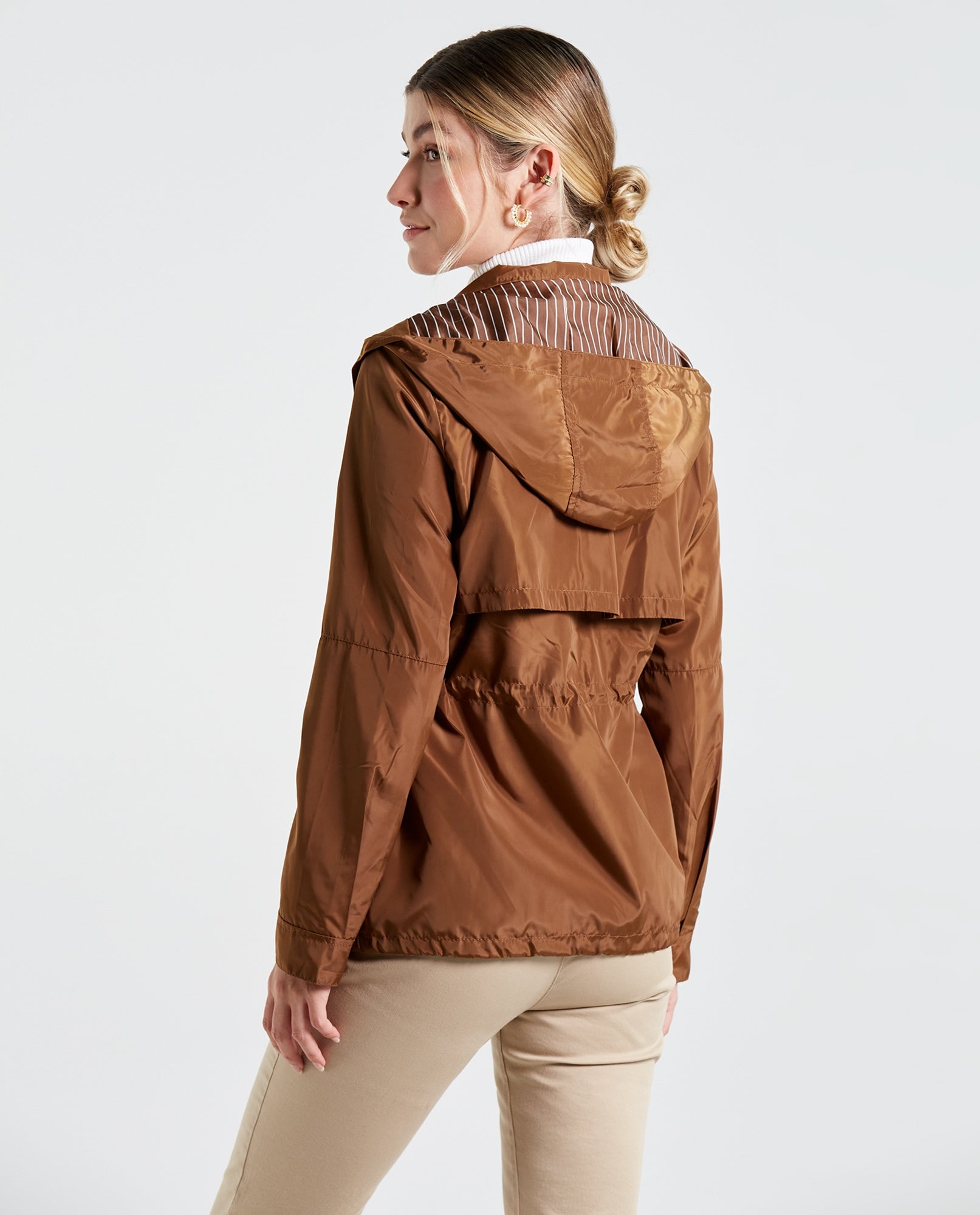 Chaqueta con capucha para mujer - Café 34_122E201_A01797_6