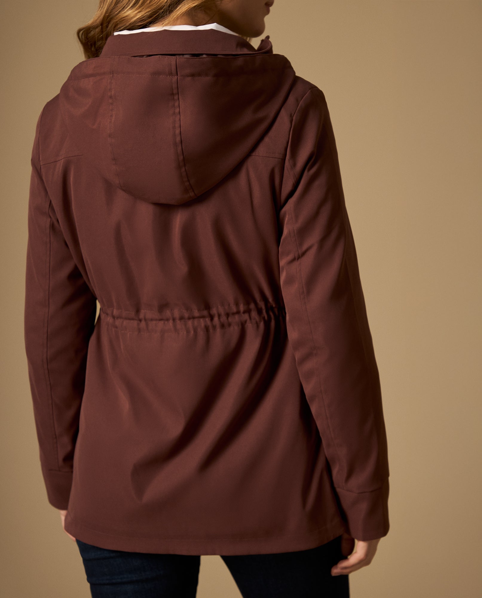 Chaqueta con capucha y ajuste en cintura - Café 34_122H919_CAF181541_4