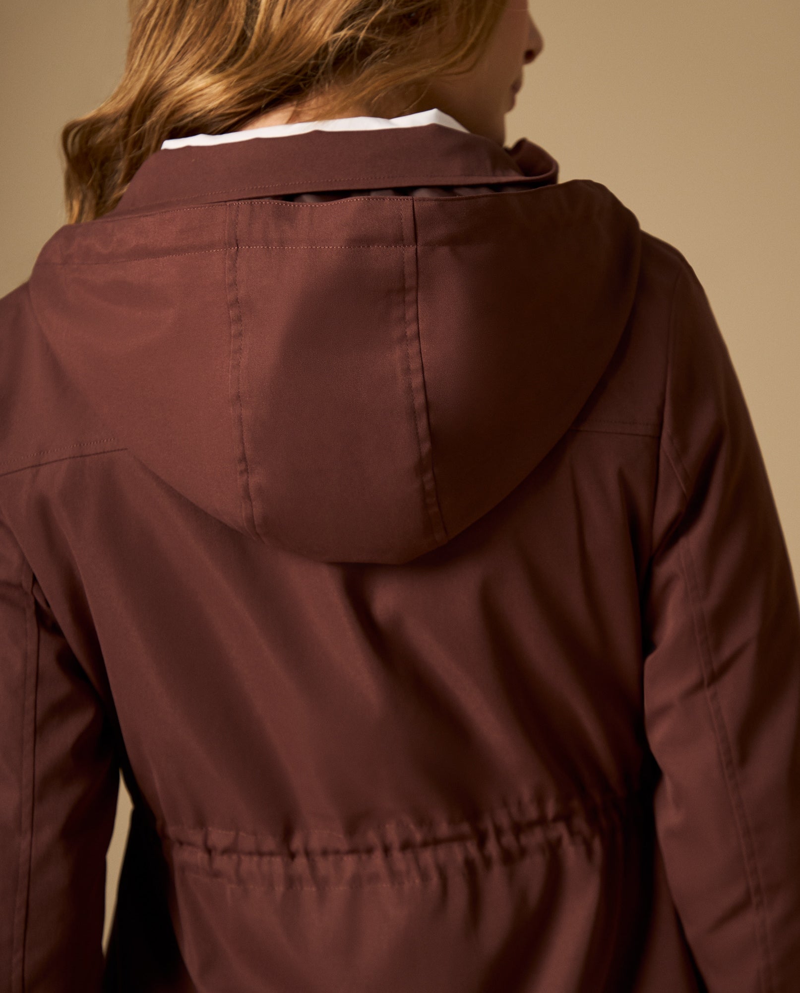 Chaqueta con capucha y ajuste en cintura - Café 34_122H919_CAF181541_5