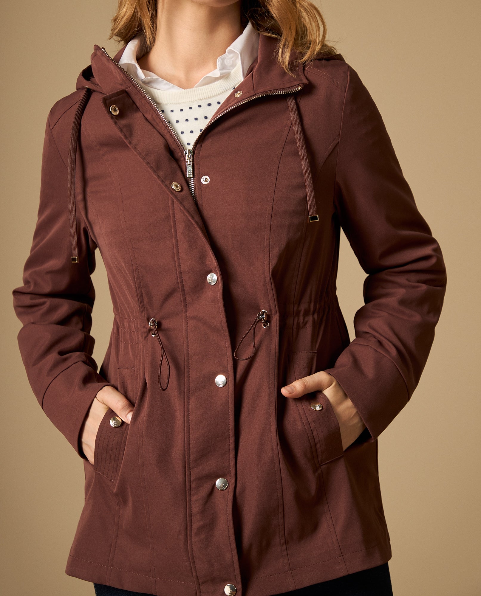Chaqueta con capucha y ajuste en cintura - Café 34_122H919_CAF181541_6