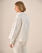 Chaqueta Crudo con Estampado Floral Sutil - Crudo