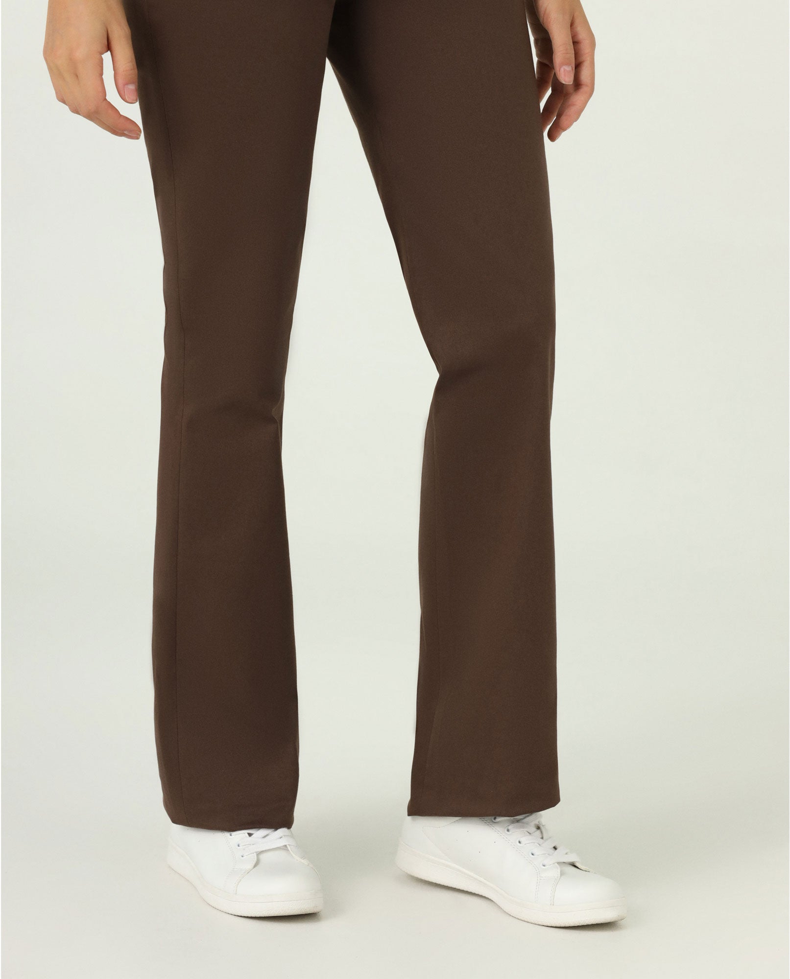 Pantalón Weekend pierna recta con ruedo doblado - Café 34_1300000_040000_3