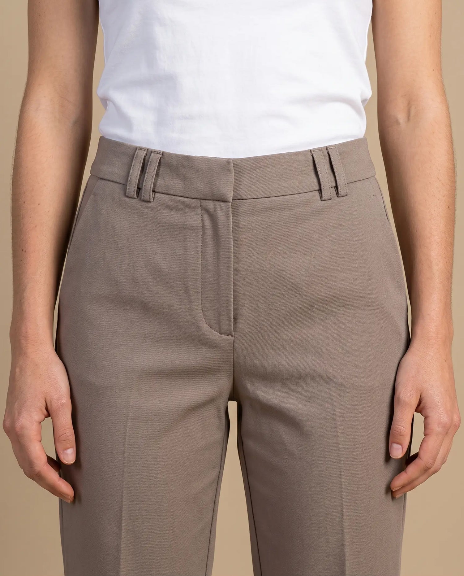 Pantalón chino tobillero silueta recta - Café