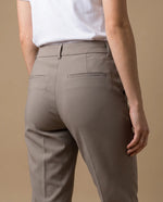 Pantalón chino tobillero silueta recta - Café