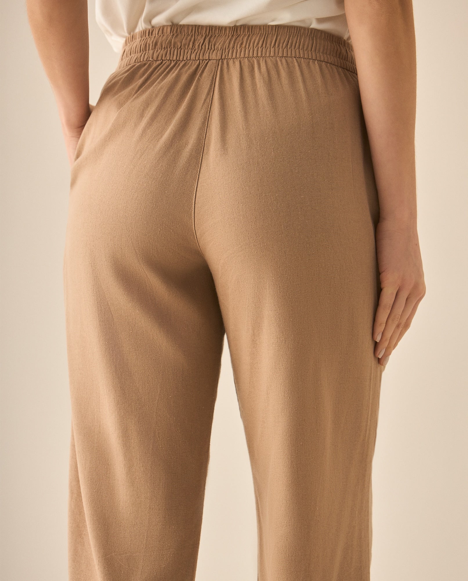 Pantalón bota recta con pretina elástica para mujer - Café 34_133G007_CAF171319_6