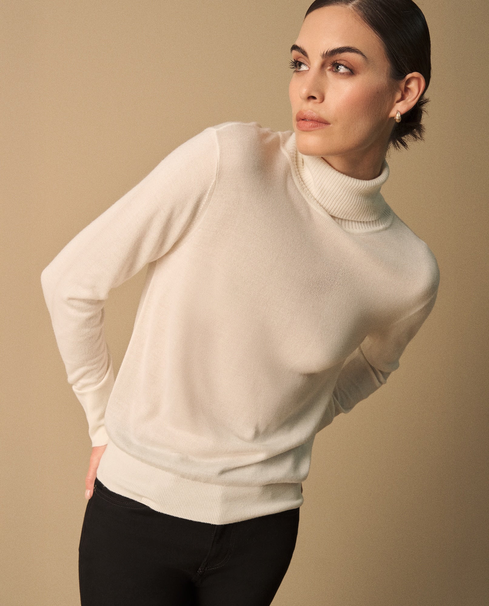 Buzo tejido de cuello alto para mujer - Crudo 34_160G914_CRU110602_0