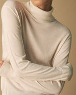 Buzo tejido de cuello alto para mujer - Crudo