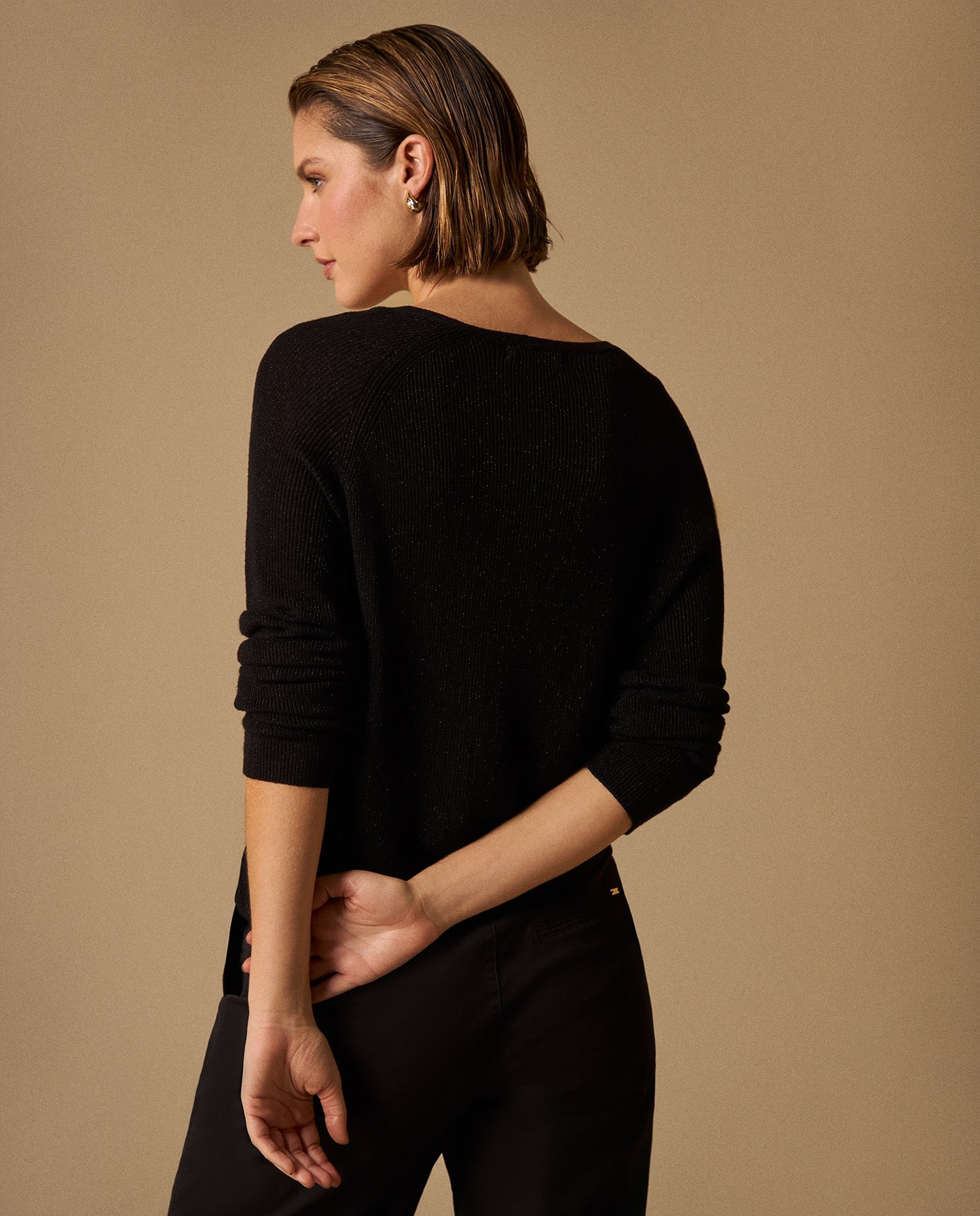 Suéter con Brillo Discreto - Negro