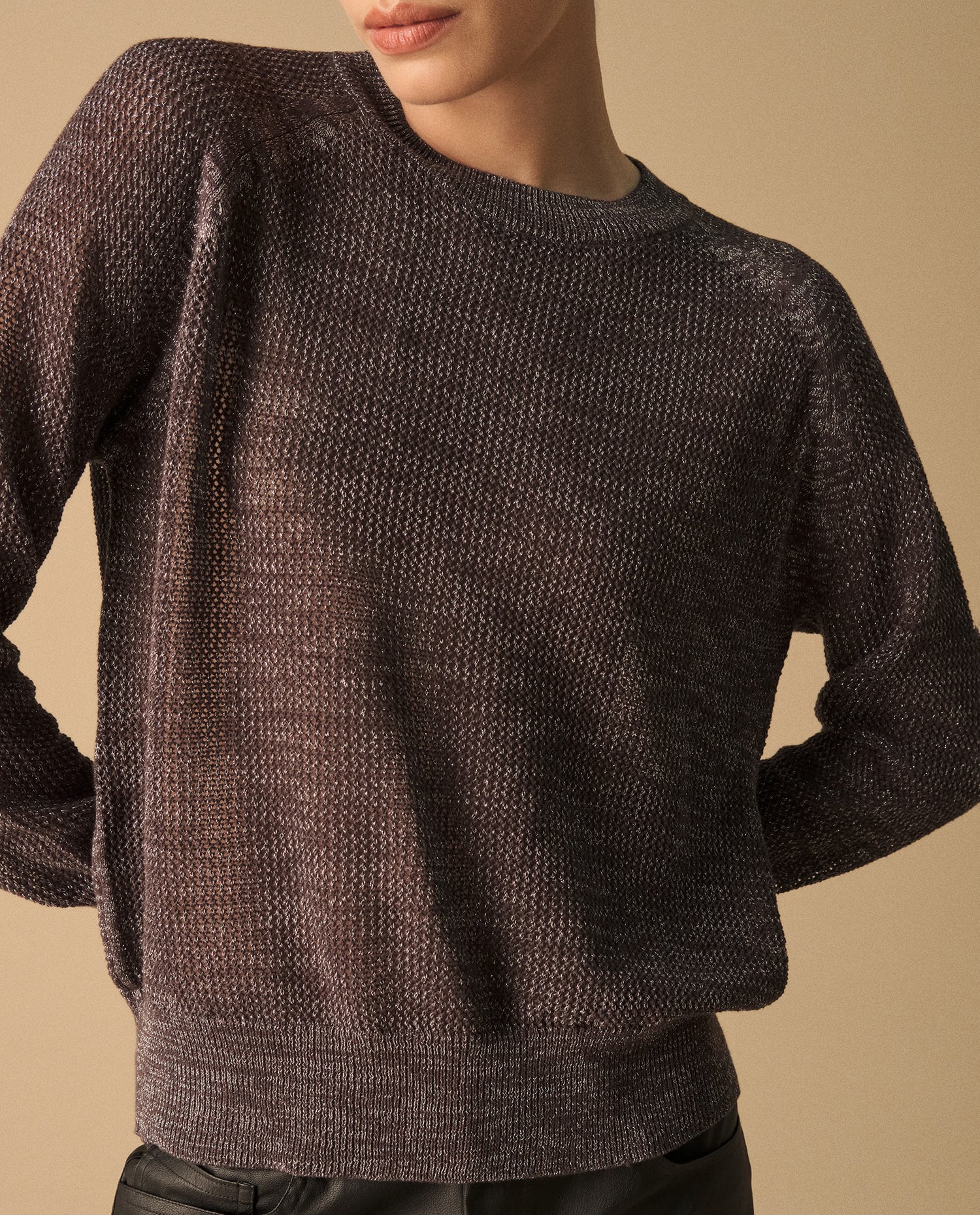 Suéter Gris con Detalles Metálicos - Gris