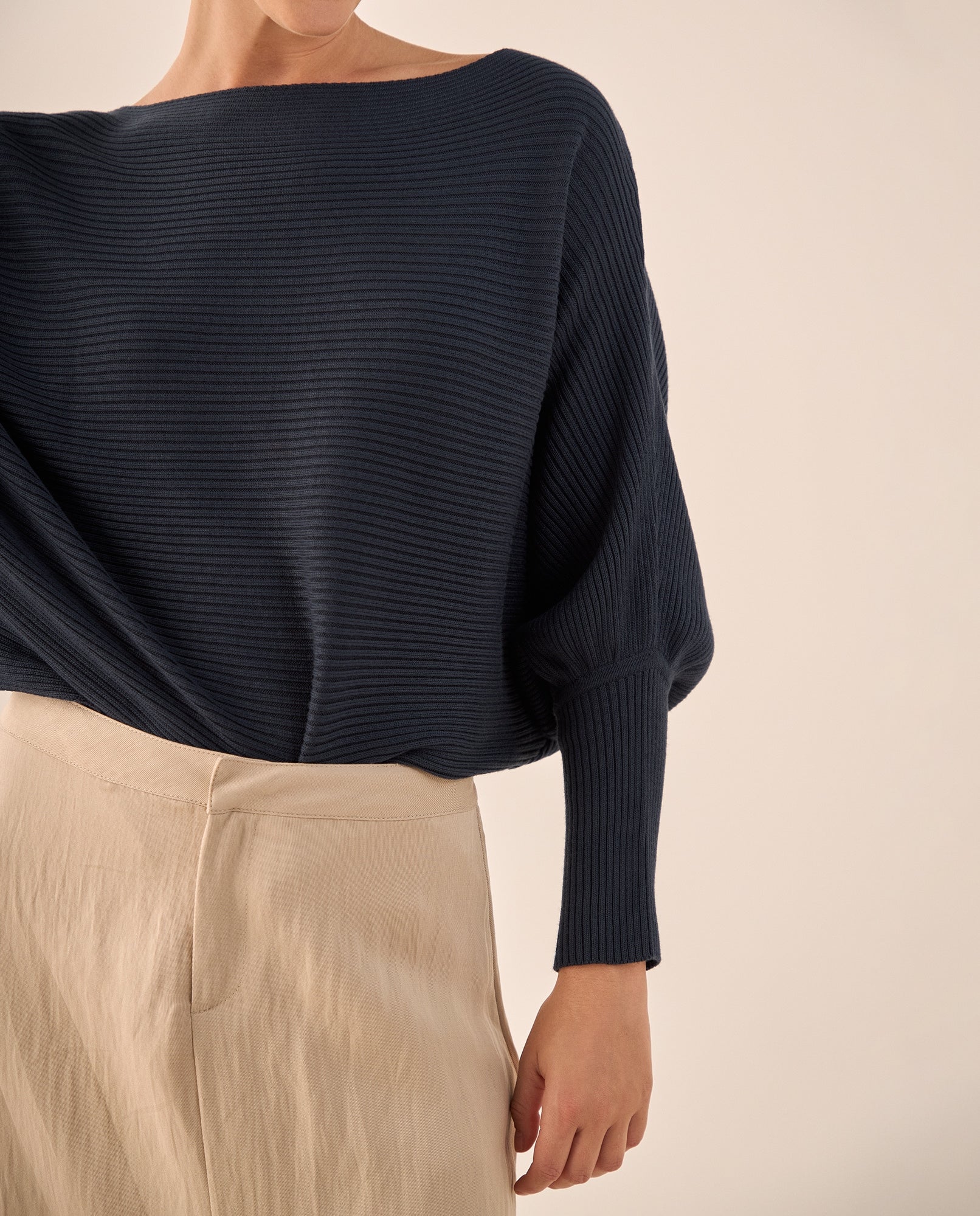 Suéter Tejido Acanalado Off-Shoulder - Azul 34_169G923_AZU194031_4