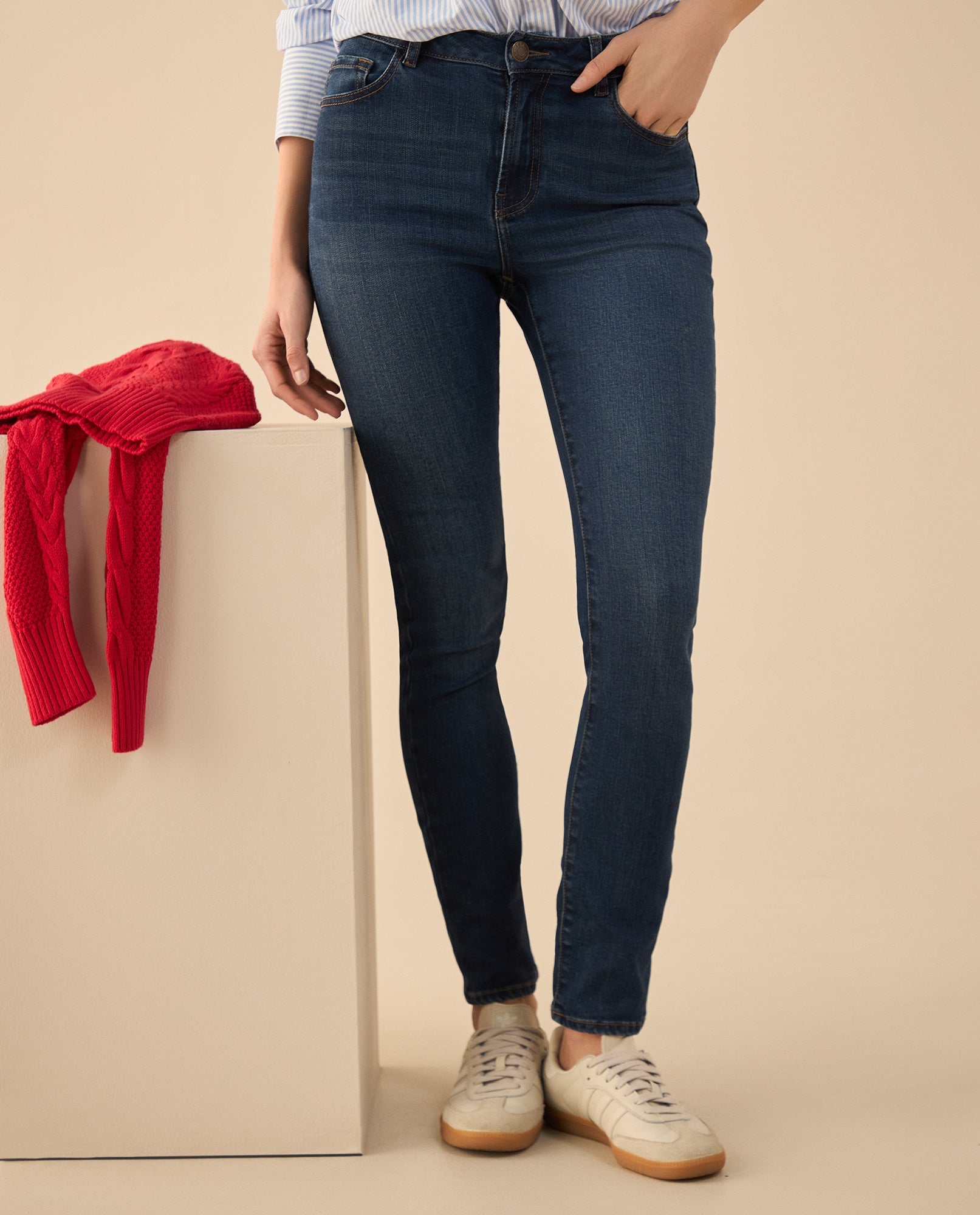 Jean slim tono oscuro para mujer - Azul 34_170G911_AZU193933_3