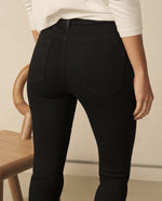 Jean Slim en black denim para mujer - Negro