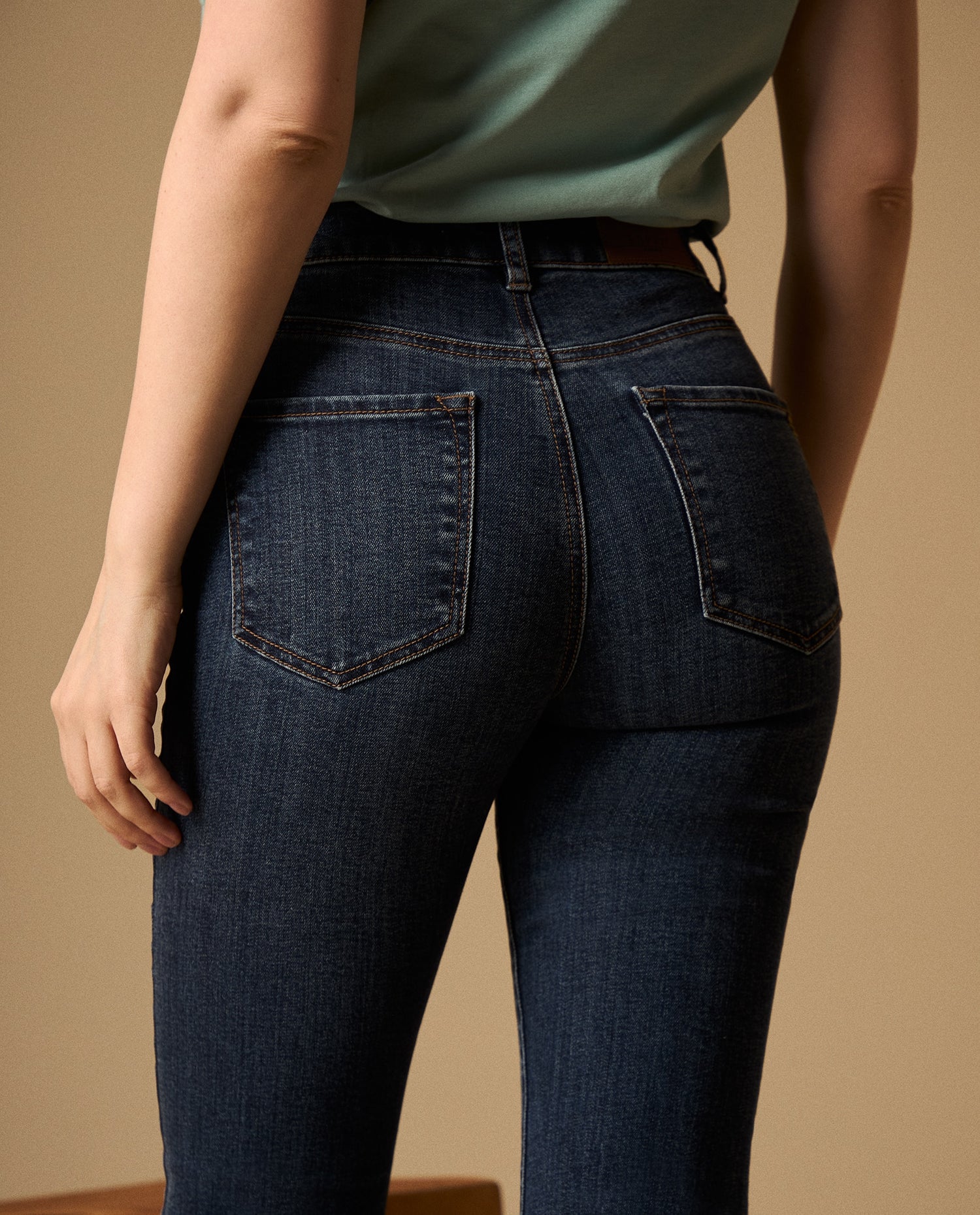 Jean Boot Cut Azul Oscuro Tiro Medio - Azul