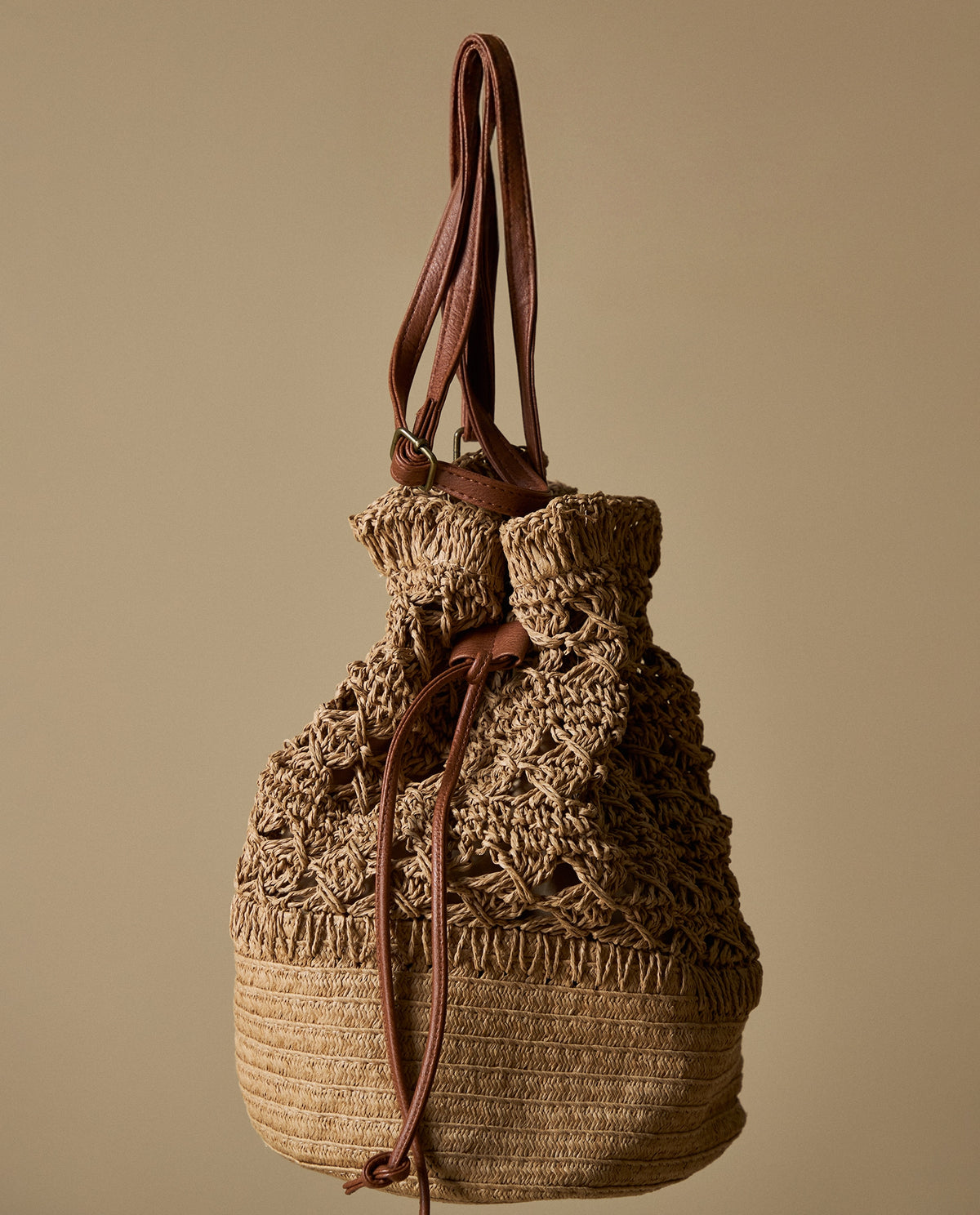 Bolso cilíndrico trenzado cordón - Café 34_200H209_CAF171044_0