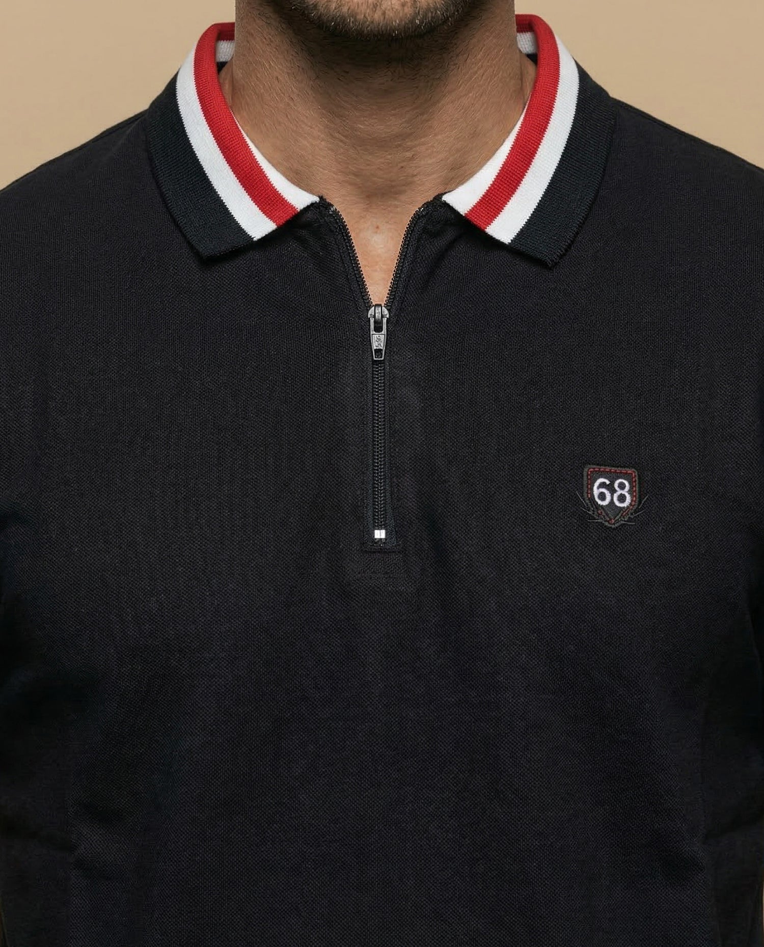 Polo con cierre y cuello a rayas - Negro