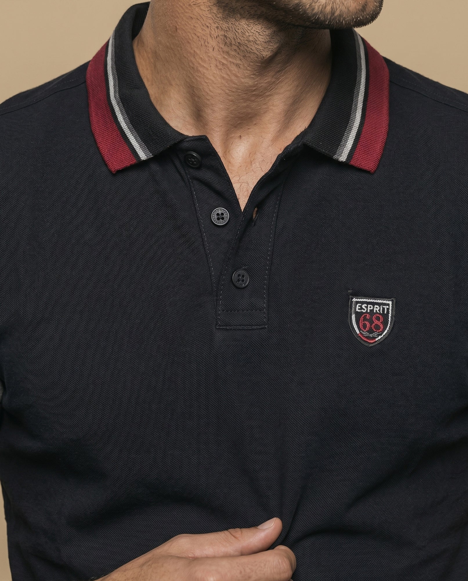 Polo manga corta con cuello a rayas y mangas en bloques de color para hombre - Negro 34_305E326_NEG190303_3
