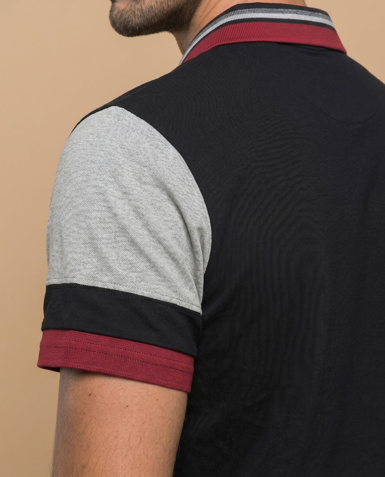 Polo manga corta con cuello a rayas y mangas en bloques de color para hombre - Negro 34_305E326_NEG190303_6