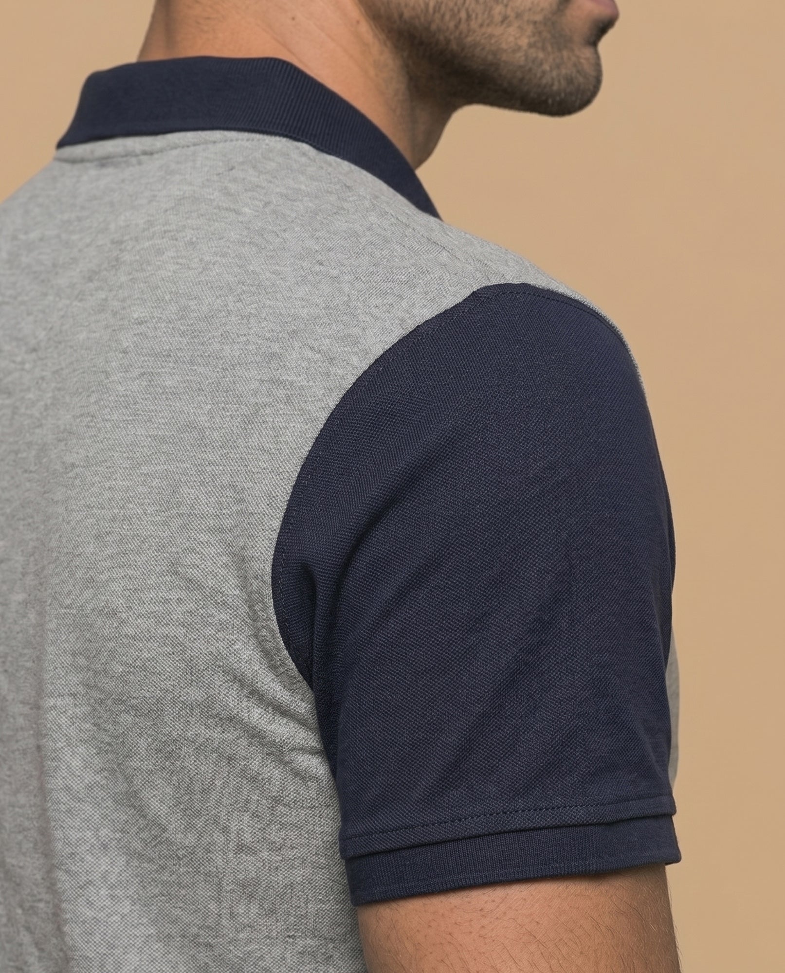 Polo manga corta bicolor con franja diagonal para hombre - Gris 34_305E328_GRI184006_6