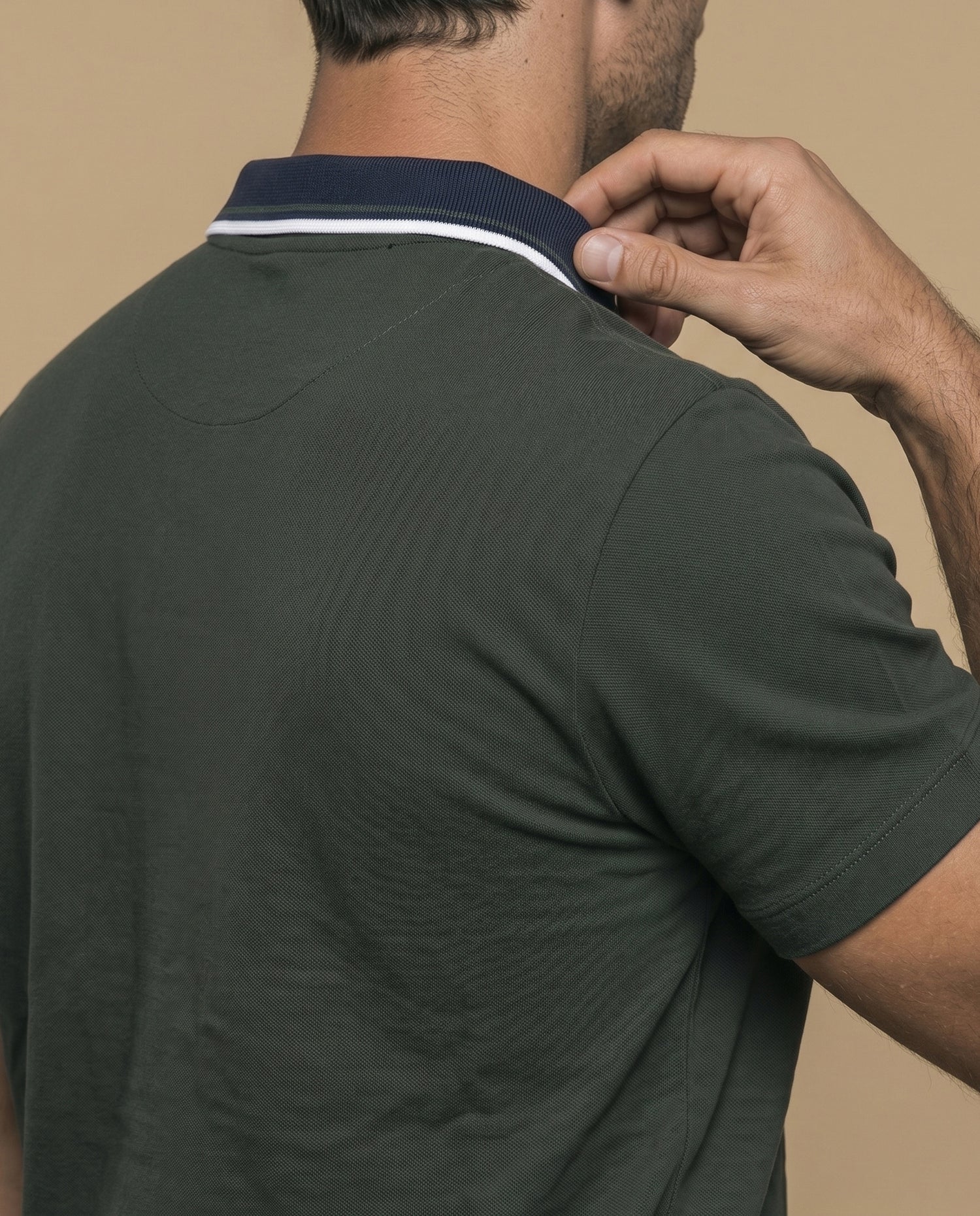 Polo manga corta con franja horizontal y cuello contrastado para hombre - Verde