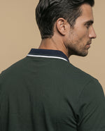 Polo manga corta con franja horizontal y cuello contrastado para hombre - Verde