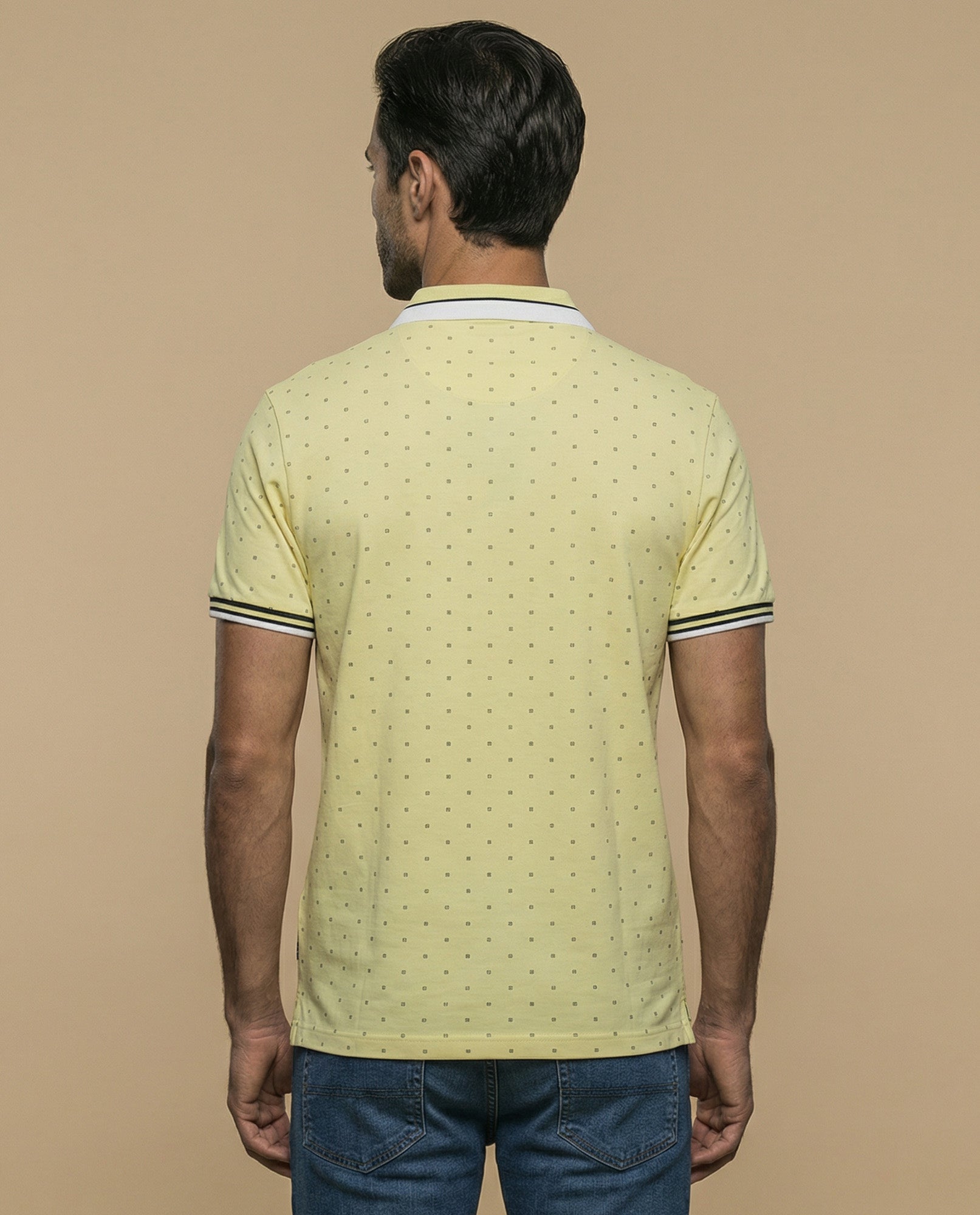 Polo manga corta con estampado de micromotivo geométrico para hombre - Amarillo 34_305E351_AMA150646_4