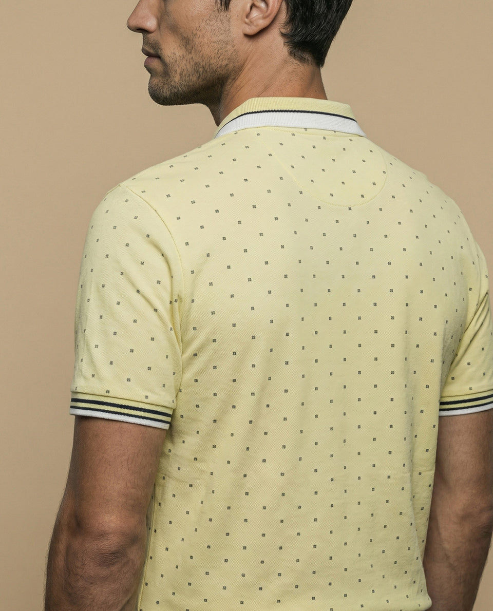Polo manga corta con estampado de micromotivo geométrico para hombre - Amarillo 34_305E351_AMA150646_7