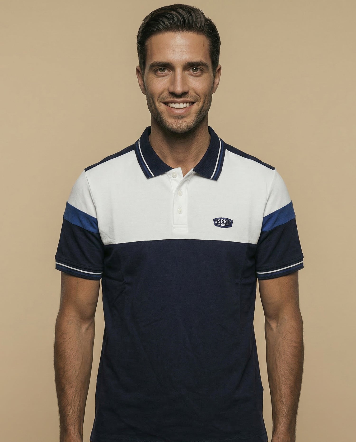 Polo manga corta con diseño de bloques y ribetes a rayas - Azul