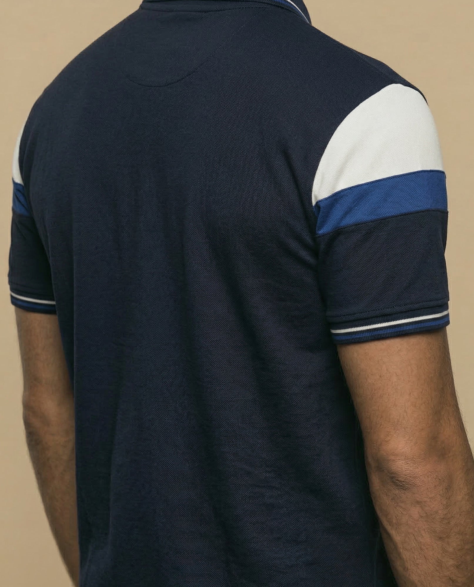 Polo manga corta con diseño de bloques y ribetes a rayas - Azul 34_305E353_AZU164109_6