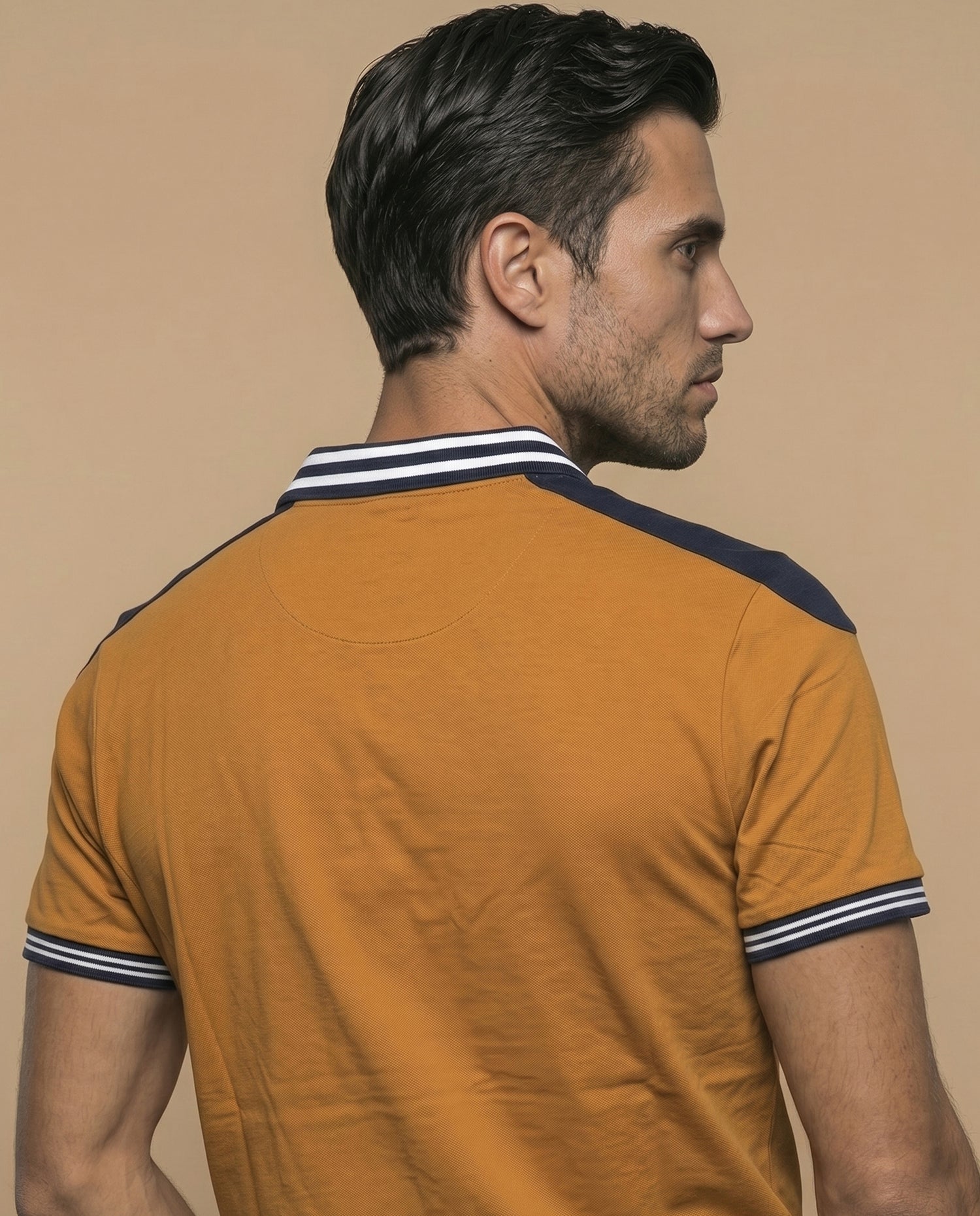 Polo manga corta con cuello acanalado a rayas y paneles en hombros para hombre - Naranja