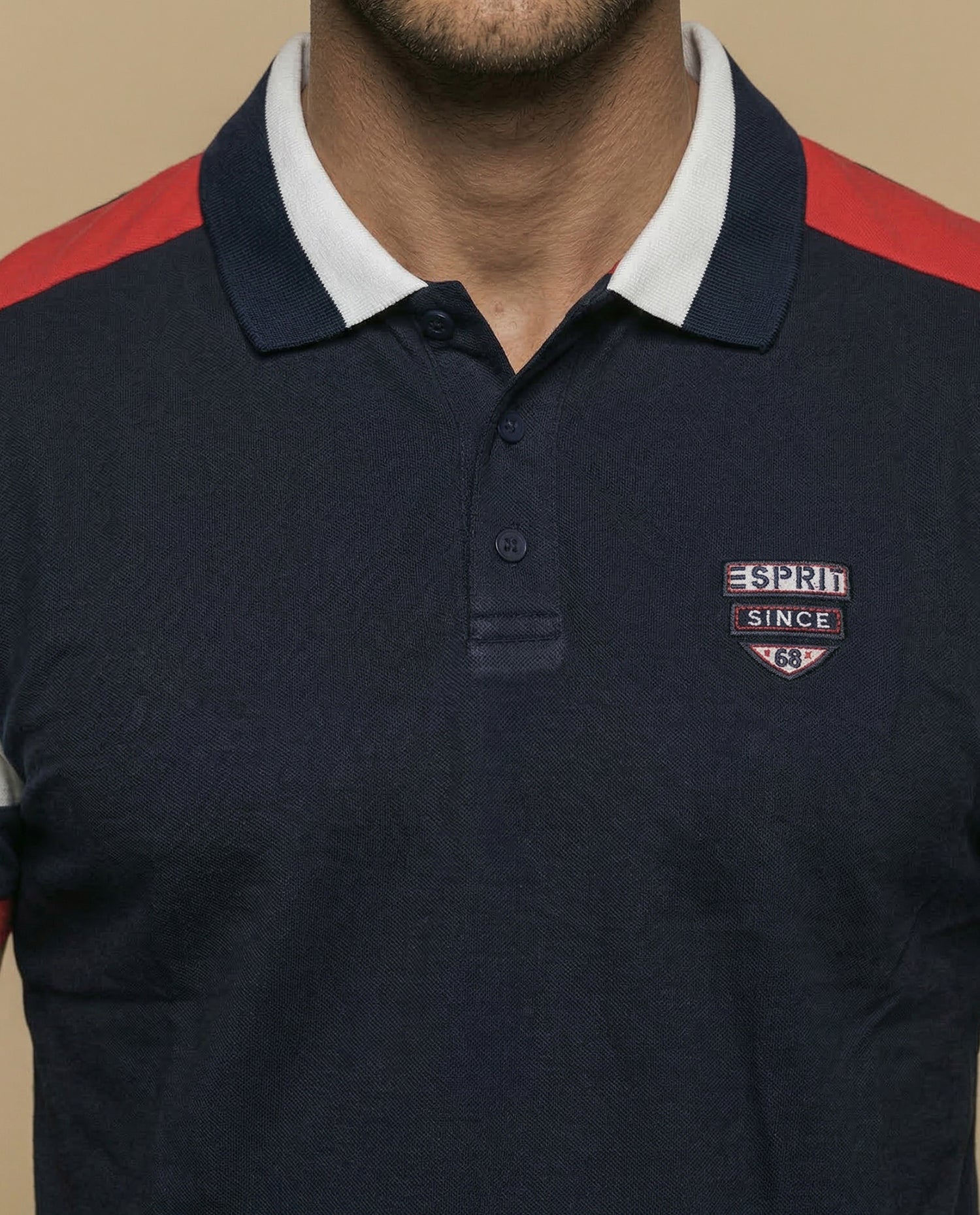 Polo piqué con escudo bordado y bloques en hombros - Azul