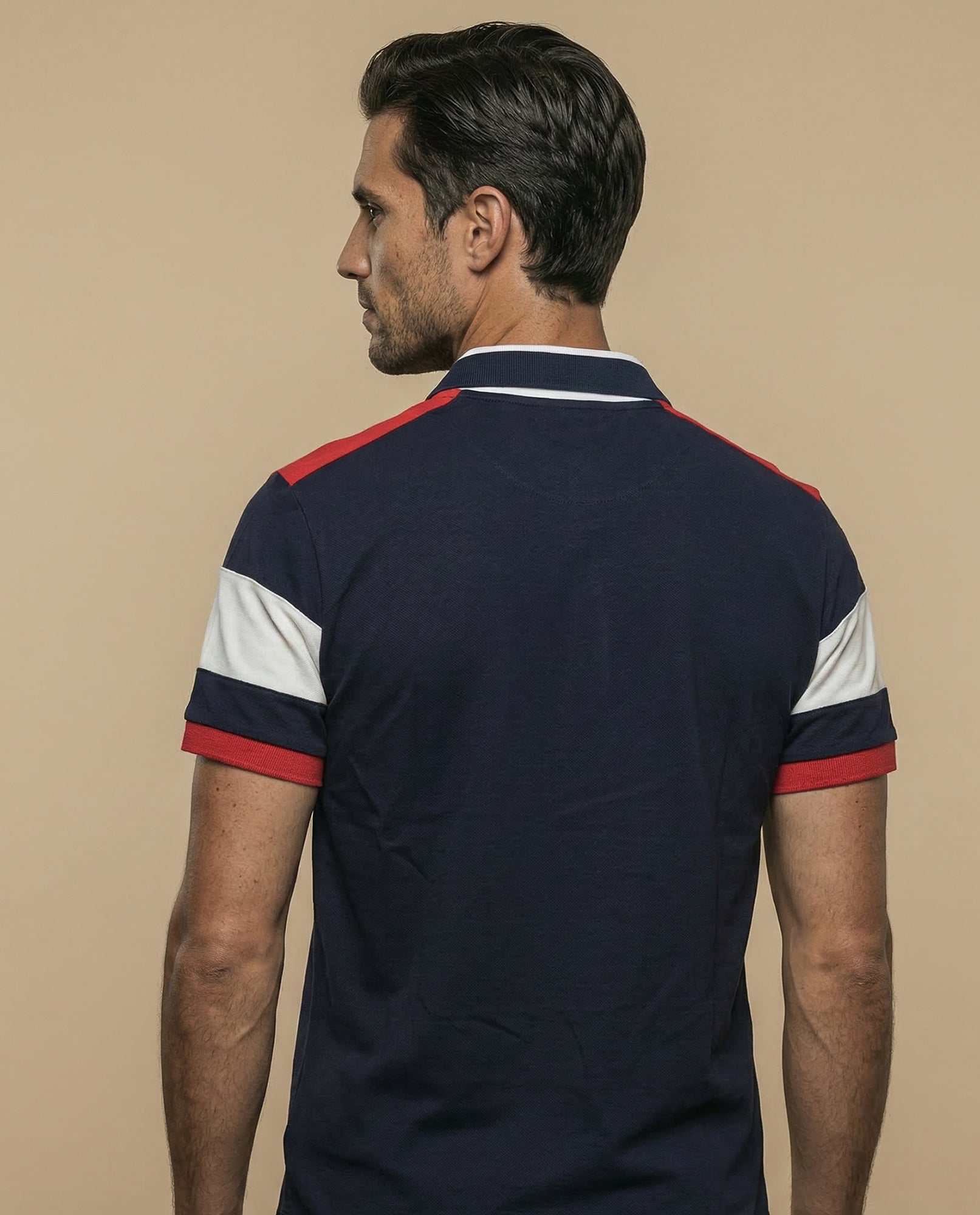 Polo piqué con escudo bordado y bloques en hombros - Azul 34_305E381_AZU174911_4