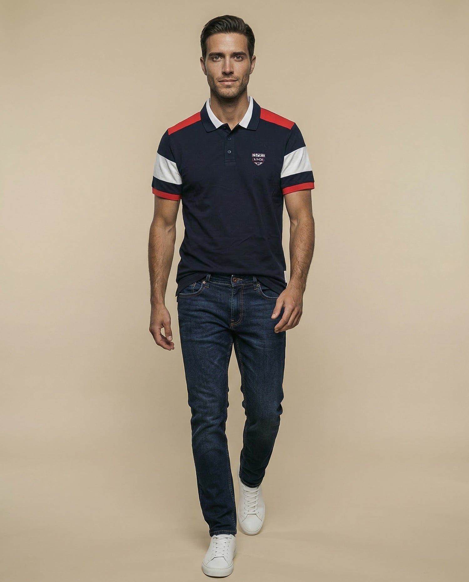 Polo piqué con escudo bordado y bloques en hombros - Azul