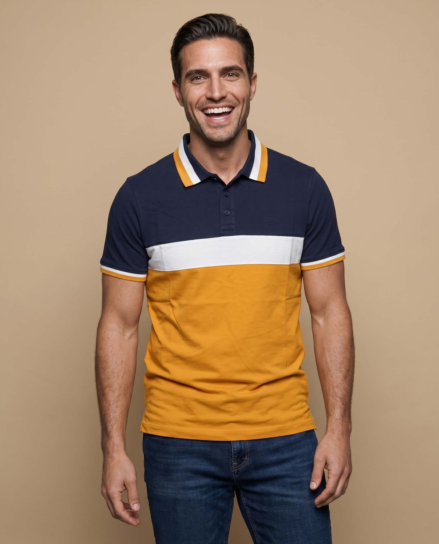 Polo con diseño de bloques y bordado en pecho - Azul