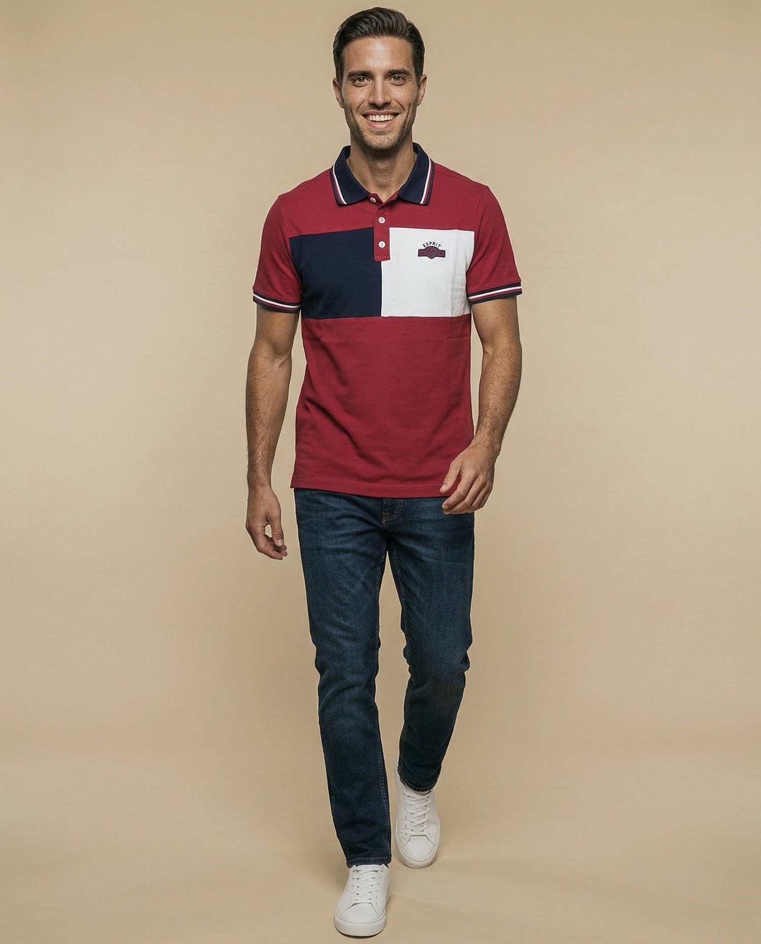 Polo con diseño de bloques y bordado en pecho - Rojo