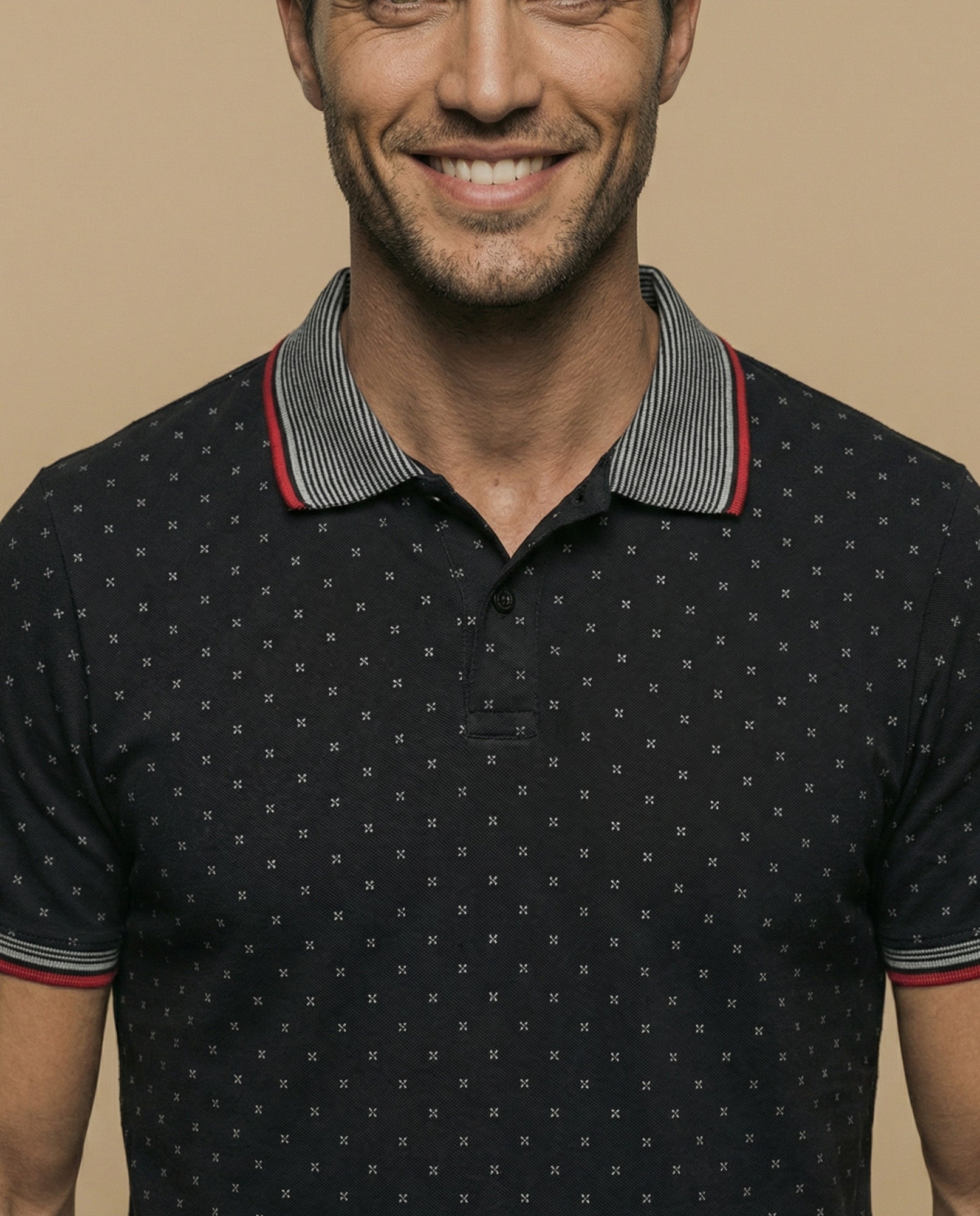 Polo slim fit manga corta con estampado de micromotivos geométricos para hombre - Negro 34_305E384_NEG194003_3