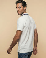 Polo manga corta con ribetes contrastantes para hombre - Crudo