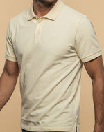 Polo manga corta con cuello camisero y ribete contrastante para hombre - Amarillo
