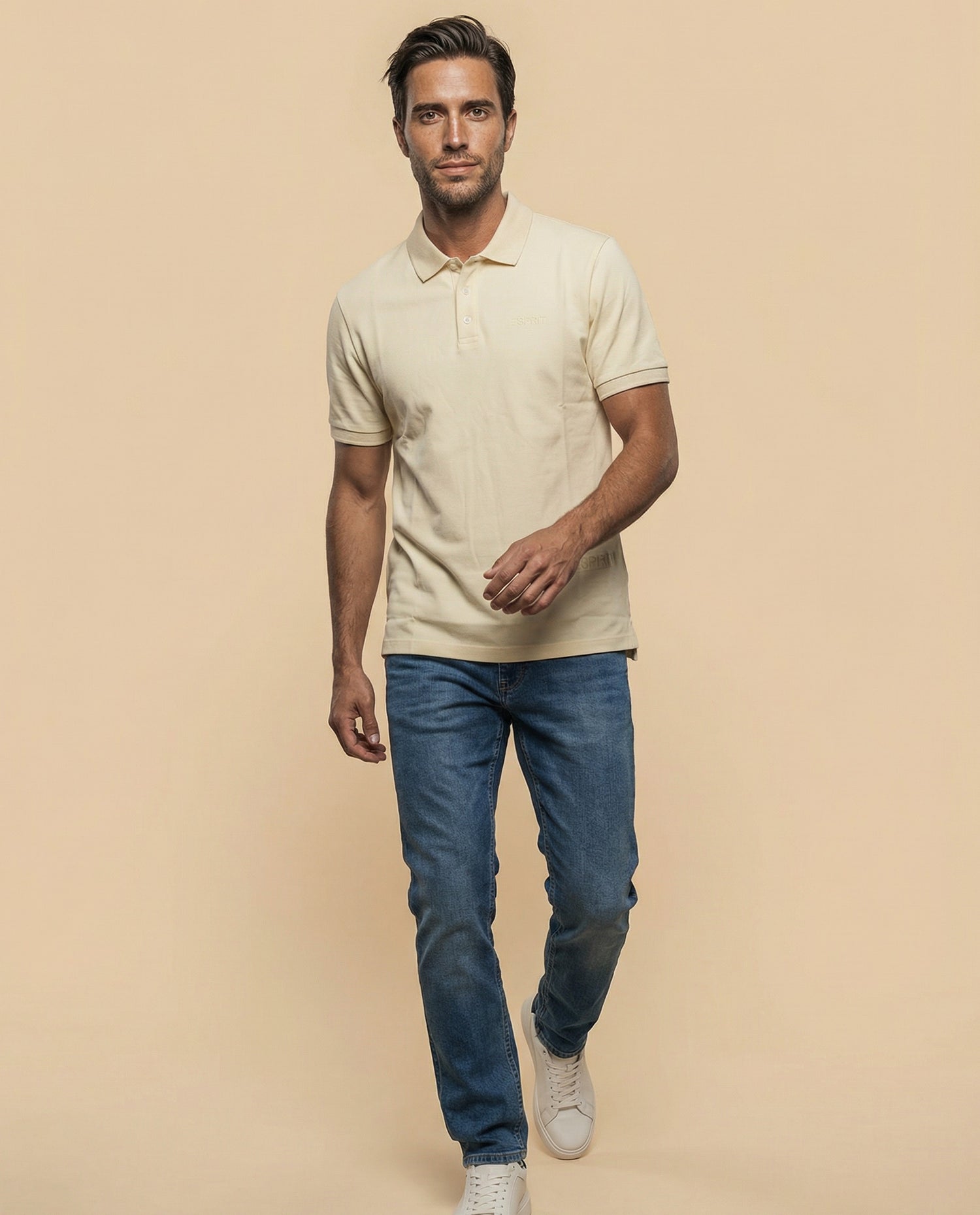 Polo manga corta con cuello camisero y ribete contrastante para hombre - Amarillo