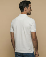 Polo manga corta con cuello camisero y ribete contrastante para hombre - Blanco