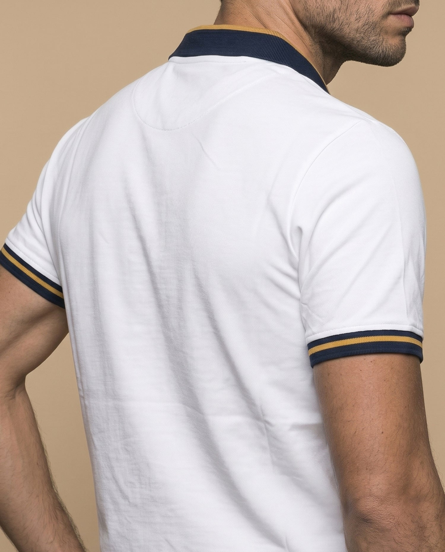 Polo manga corta con cuello y puños contrastados para hombre - Blanco