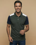 Polo manga corta con bloques de color en mangas para hombre - Verde